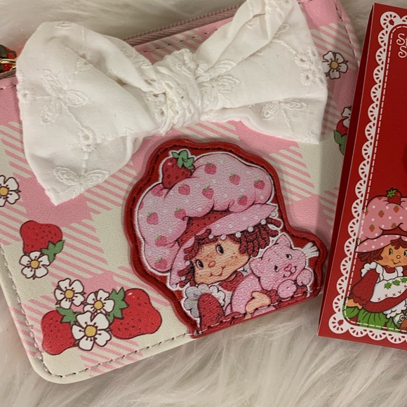 Strawberry Shortcake Gingham Bow Cardholder Wallet, Loungefly Scented Pin - Picture 3 of 6
